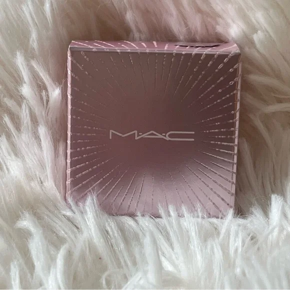 MAC Cosmetics Eyeshadow “Silver Bells” Frosted Fireworks Collection Silver NWB - Picture 5 of 11